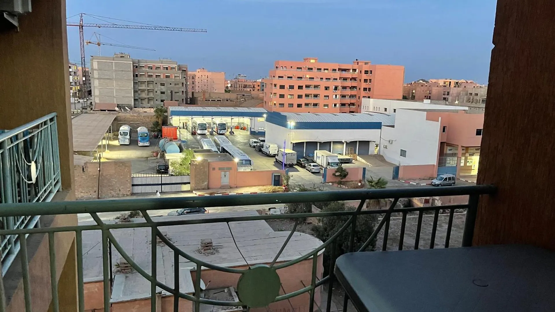 Appartement 28 Au 4 Eme Etage Avec Balcon Marakeş 0*,